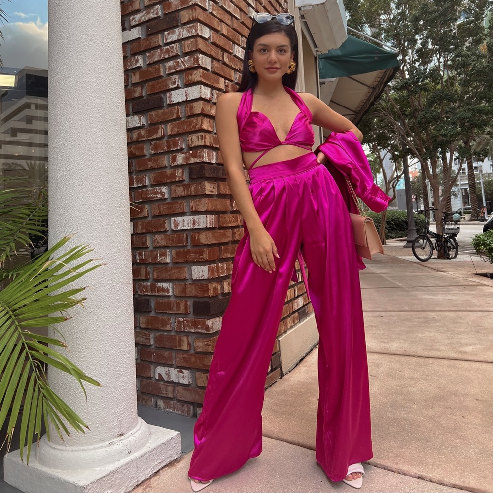 Three pieces fucsia set satin glam